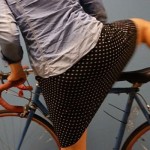 Kako da voziš bicikl u suknji